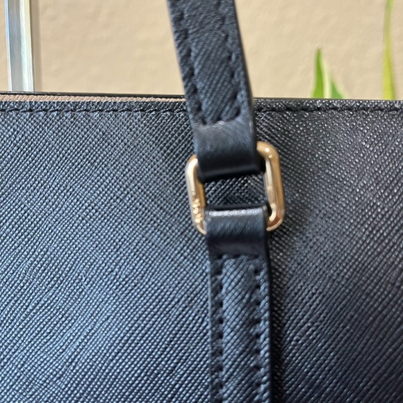 MCM BLACK SAFFIANO LEATHER TOTE WITH POUCH - Picture 5 of 16